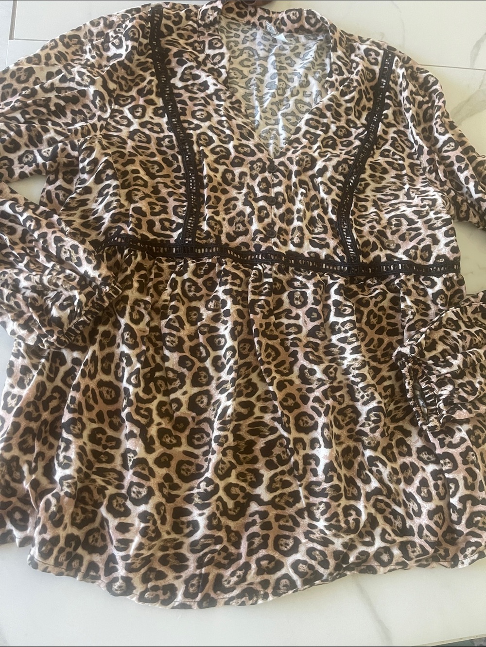 Mudd Leopard Print V-Neck Peplum Top - Brown & Black